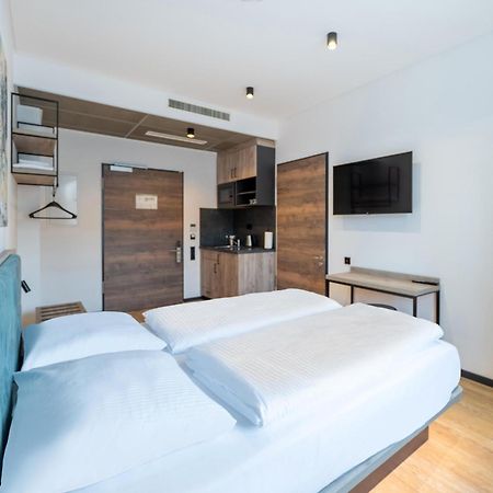 B&B Hotel Albstadt-Hbf Bagian luar foto