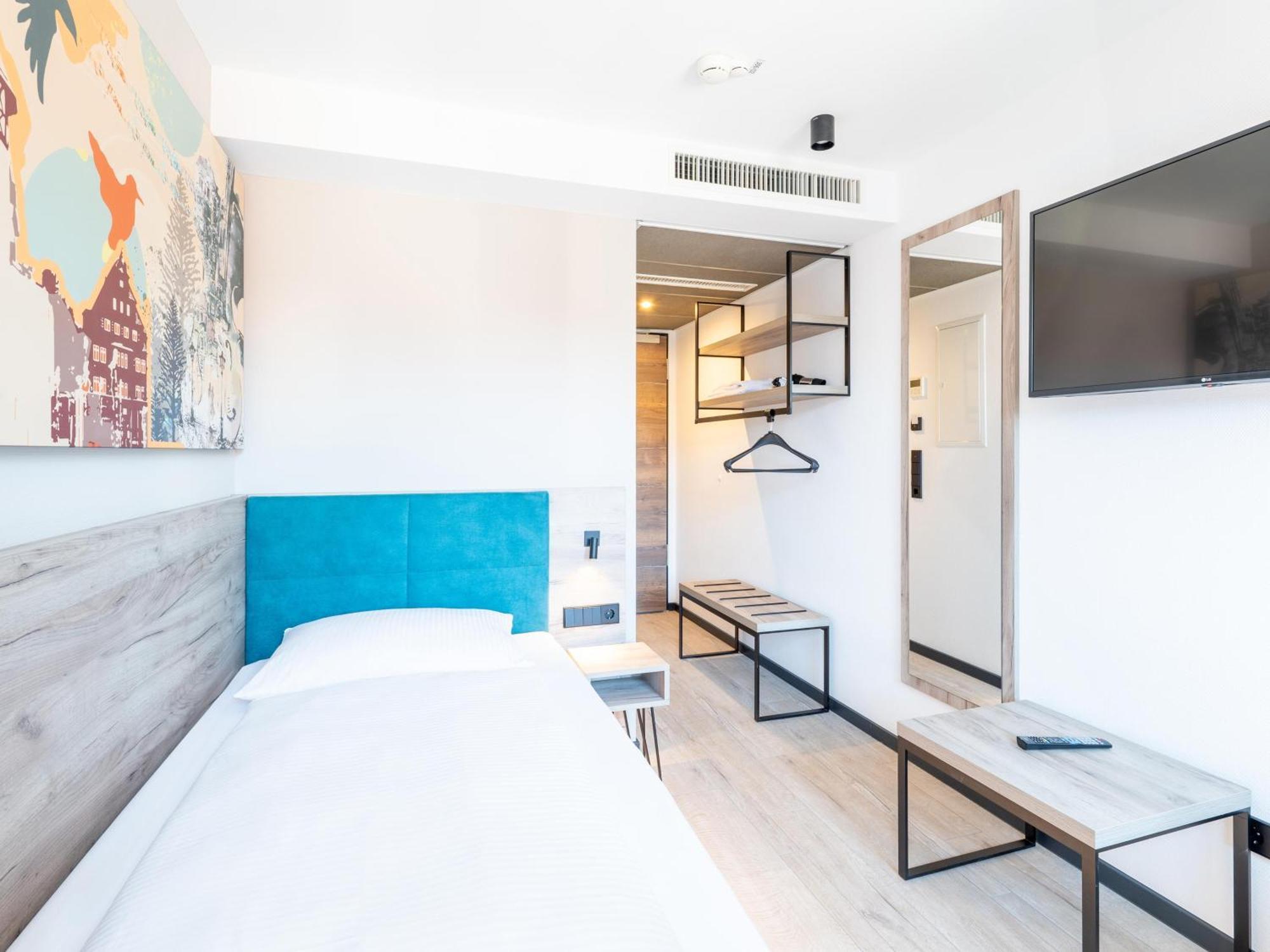 B&B Hotel Albstadt-Hbf Bagian luar foto