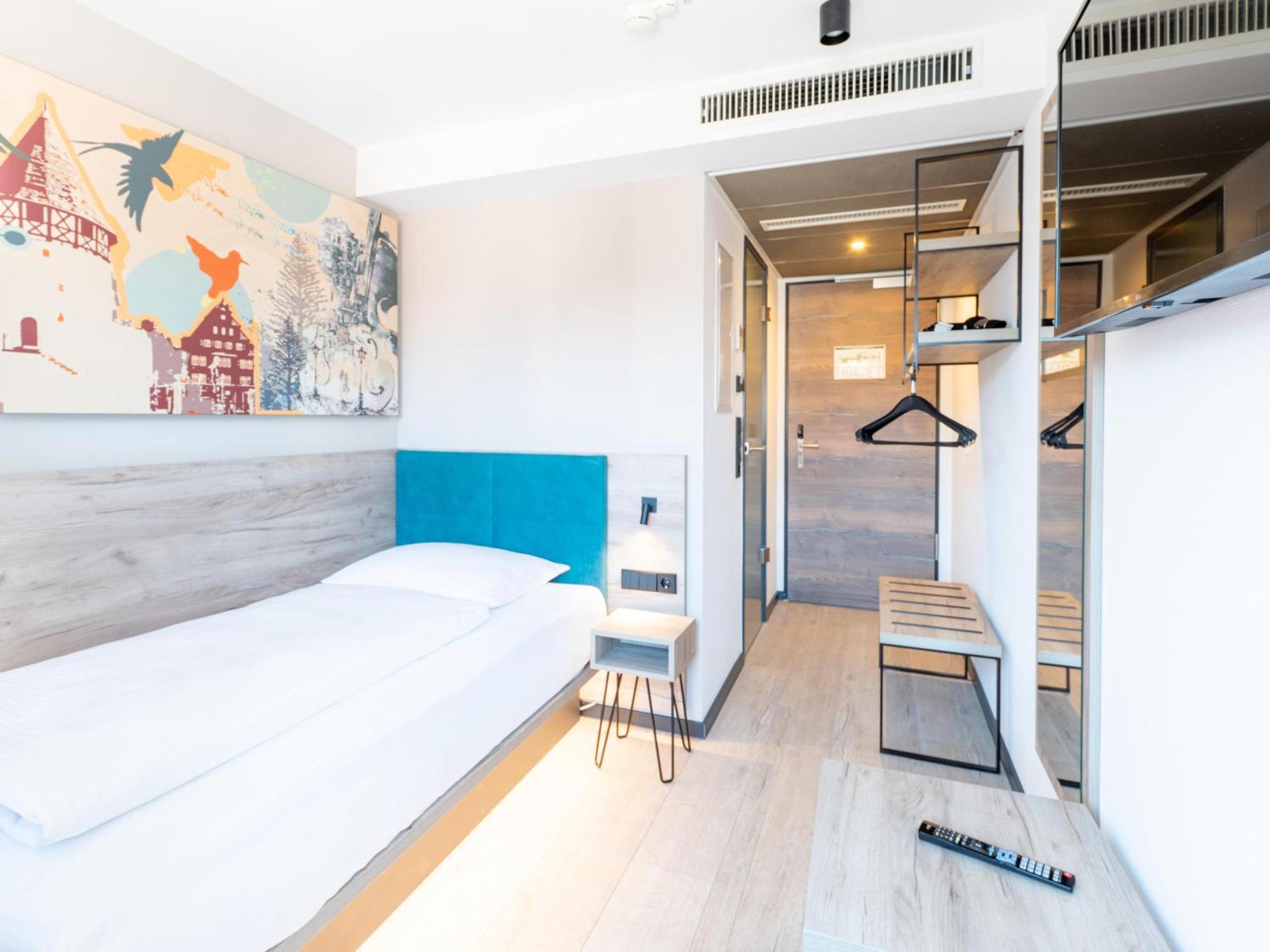 B&B Hotel Albstadt-Hbf Bagian luar foto