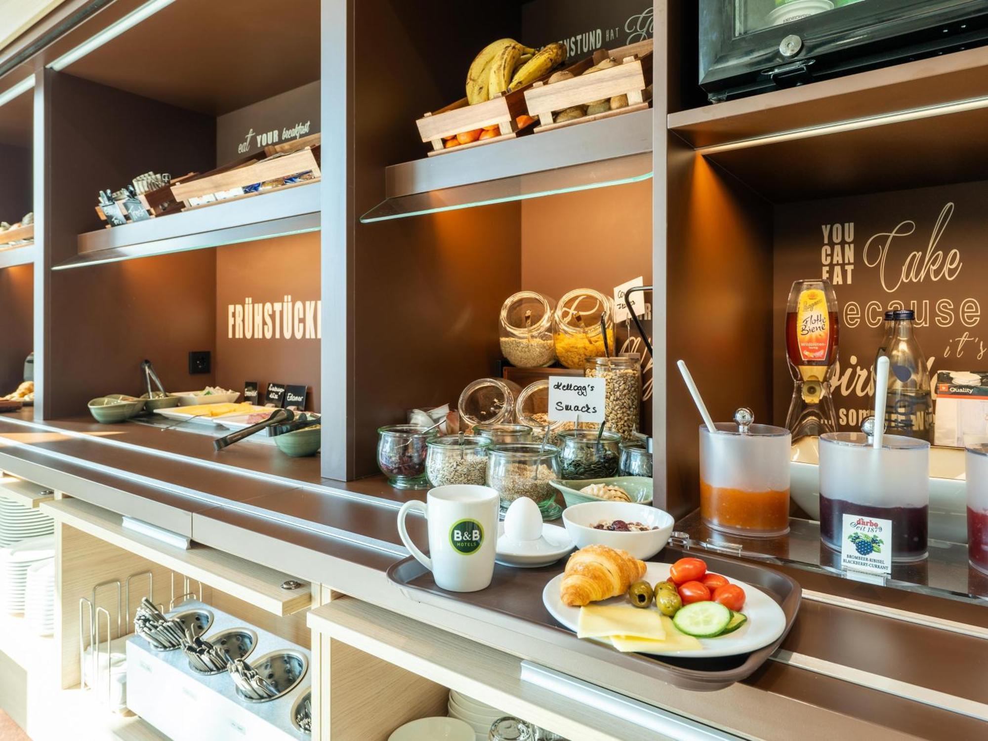 B&B Hotel Albstadt-Hbf Bagian luar foto