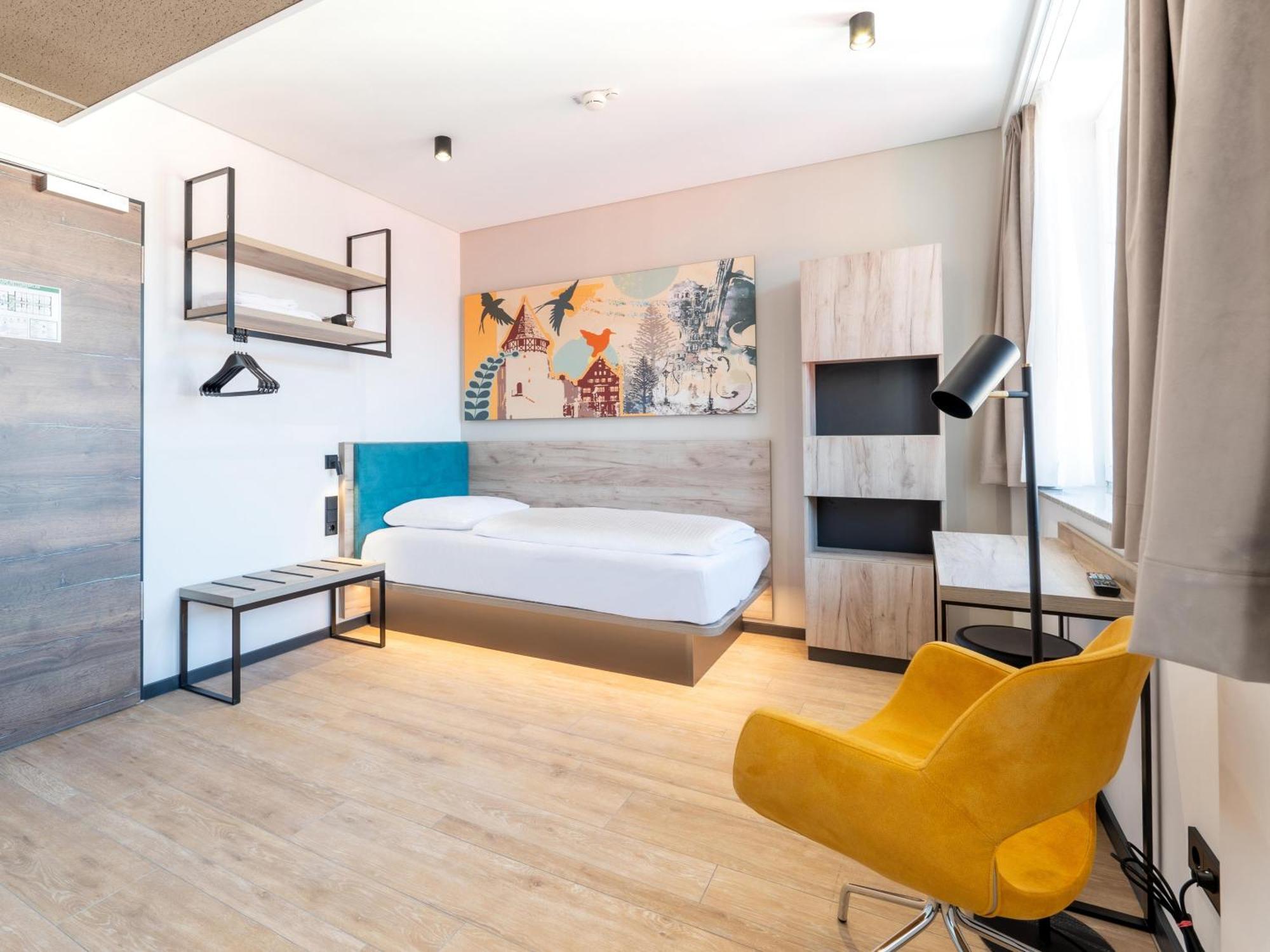 B&B Hotel Albstadt-Hbf Bagian luar foto