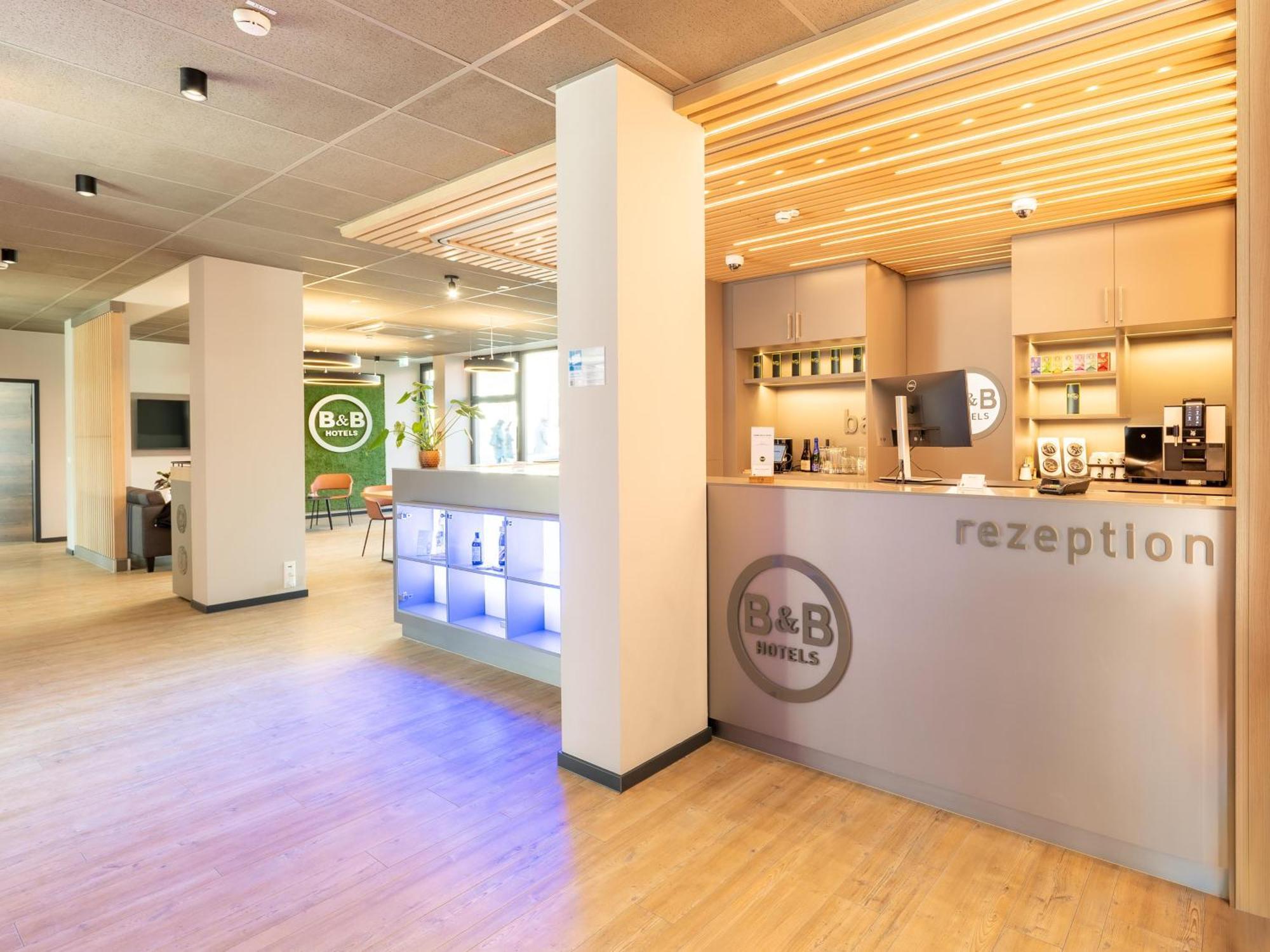 B&B Hotel Albstadt-Hbf Bagian luar foto
